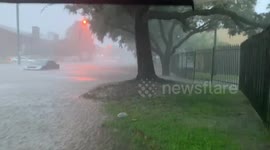 Newsflare Edit - Cars risk flooding in N Houston during Imelda storms