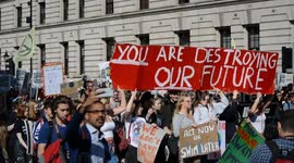 Thousands join global climate strike in London