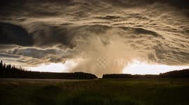 Stunning timelapse captures huge supercell forming in Alberta, Canada