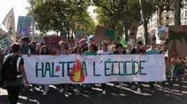 Thousands of Lyon residents march for action on climate change