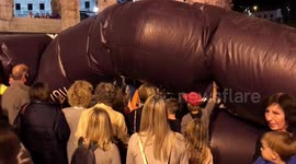 What a let down! Start line arch collapses at Croatian 10K run