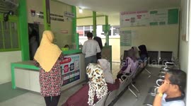 Residents in Indonesia flock to doctors as respiratory diseases rise amid haze crisis