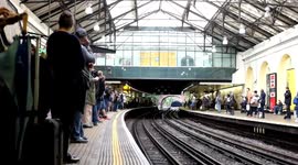 Multiple single failures in tube stations nearby are causing commuters to restlessly await as trains from both sides approach - Heavy commute London