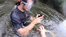 US brothers find iPhone in riverbed while metal detecting underwater