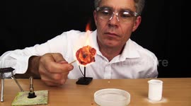 Australian scientist delights mind and senses with ASMR 'tiny science' demonstrations