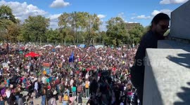 Time-lapse shows tens of thousands at Montreal climate protest