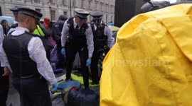 Extinction rebellion London activist arrested after refusing to move