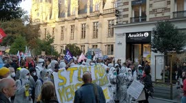Rouen 8/10 About 600 people protests in front of the courthouse and walked towards the prefecture to claim the truth about Lubrizol