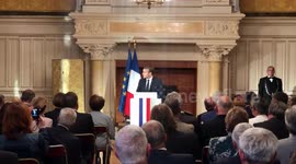 Awards war resistant Jean Nallit as Grand'croix in the