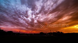 Timelapse shows beautiful sunrise over Oklahoma with amazing colours