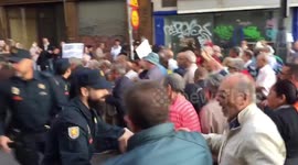 Protesters pushed  in favor of pensioner system in Madrid