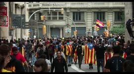violence erupts between police and protesters at the general strike in barcelona 18 october 2019
