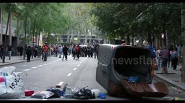 violence erupts between police and protesters at the general strike in barcelona 18 october 2019