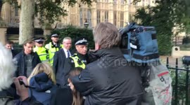 Gove and Leadsom leave parliament to chorus of boos