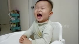 Toddler laughs hysterically when his parents called him as 'OPPA'