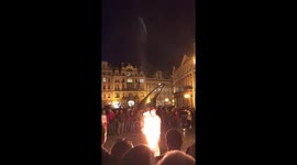 Amazing street performer! Fire throwing, Prague old town