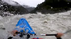 Adventurous kayaker runs super scary giant rapids in Tibet