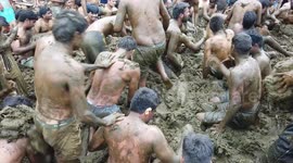 Smelly ritual sees villagers have massive cow dung fight in south India