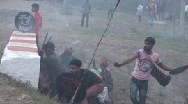 Indian villagers hold 'fruity firefight' in explosive Hindu festival