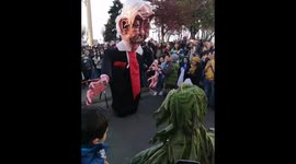 Incredibly bizarre puppet fight during Chilean protest