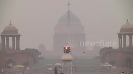Delhi authorities deploy new car rationing system to tackle toxic pollution