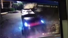 Truck narrowly avoids being buried by collapsed mountain in landslide in China