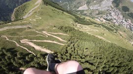 Brave Brit films himself speedflying through the Alps in France