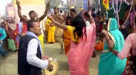 Bizarre moment locals take part in strange mass exorcism ritual in northern India
