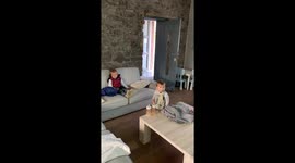 parent with enfant for halloween