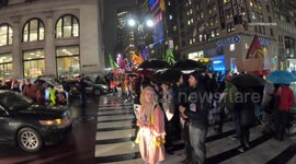 NYC college students block Manhattan traffic to protest climate change