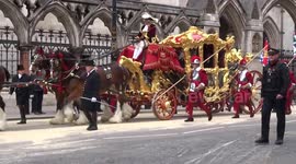 Lord Mayors Procession 2019 - horse-drawn golden State Coach is approaching the Royal Courts of Justice - London