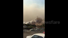 Smoke fills sky in New South Wales coastal town of Old Bar
