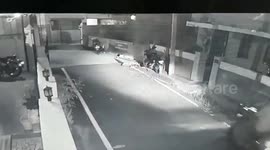 Shocking moment biker snatches gold chain from an unsuspecting woman in southern India