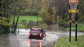 'CAUTION DO NOT CROSS': Indecisive UK driver attempts to drive through deep ford