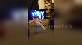 Young Taylor Swift super-fan busts out moves in Australian living room