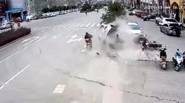 Scooter rider is inches away from being hit by out-of-control SUV in China