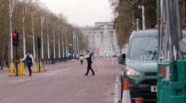 Police confirm vehicle is 'non-suspicious' after officers set up cordon near Buckingham Palace