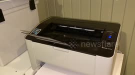 Newsflare Edit - 'Printer is coming': Steam comes from printer it's that cold in this US house