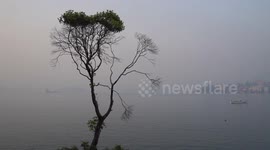 Smoke blankets Sydney as wildfires spread across Australia
