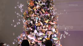 Christmas tree decorated with origami models revealed at New York Museum
