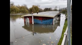 MAN FINALLY GIVES UP TRYING TO LIVE ON THIS BOAT.