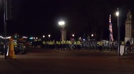 President Trump avoids protesters as he leaves Buckingham Palace