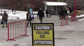 Toronto police warn of falling ice in downtown area