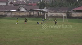 Sensational goal! Indonesian footballers make goal through the net