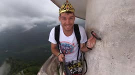 Vlogger films himself ascending tower in Sri Lanka which is 3567ft above sea level