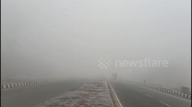 Morning fog disrupts traffic in Northern India