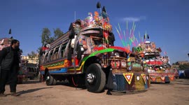 Pakistan's wonderfully 'psychedelic' public buses decorated by drivers