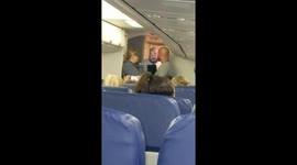 US couple have 'redo' wedding ceremony 30,000 feet in the air during flight