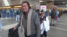 Sixties star Engelbert Humperdinck meets fan at LAX and says he'll never retire
