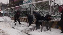 Flights cancelled, highway closed as heavy snow blasts Kashmir